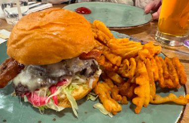1897 Market signature dishes Truffle Chicken Sandwich
Neese's Country Burger
Shrimp and Grits